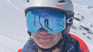 Skiabfahrt vom Stockhorn im Spiegel vom Ferdinands Skibrille